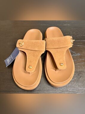 Universal Thread Tan Suede Thong Sandals Gold Hardware Size 10 NWT